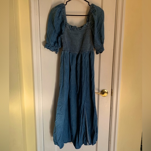 GAP Puff Sleeve Denim Midi Dress with Washwell - Picture 2 of 7